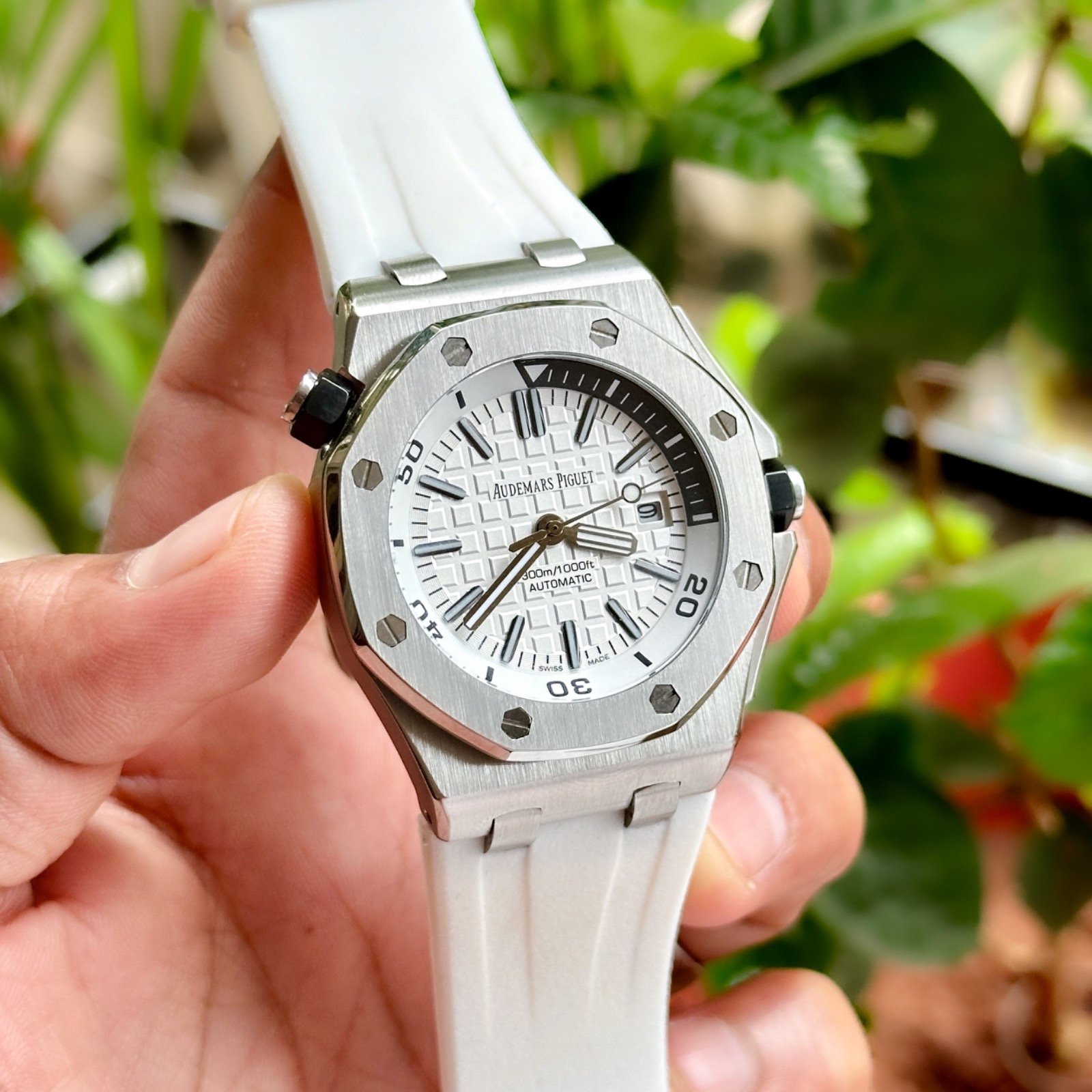 Audemars-Piguet-Offshore-Diver-White-1-laziofy Audemars Piguet Offshore Diver White First Copy Watch - Image 1