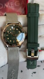 Omega Seamaster Diver 007 Green Edition With Additional Strap