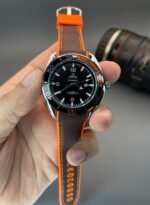 Omega Speedmaster Black Quartz Watch for Men - Image 2